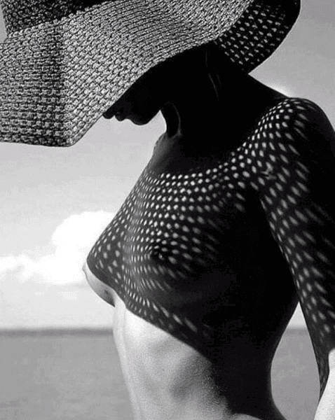 Dr Scott Turner Blog - Nude Woman in Black and White with Hat Scaled